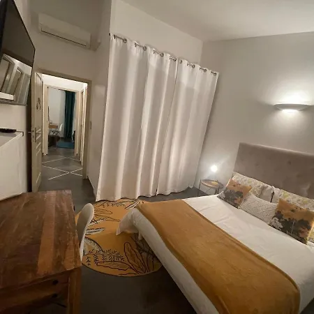 Casa Baggia, Proche Plage, Piscine A Debordement Chauffee, Pool House 维琪奥港