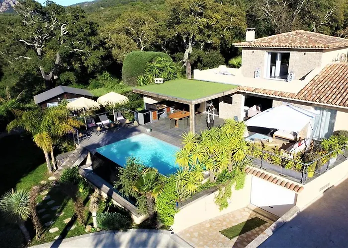 Вилла Casa Baggia, Proche Plage, Piscine A Debordement Chauffee, Pool House Порто-Веккьо