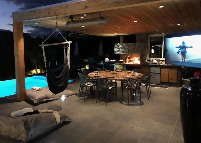 Casa Baggia, Proche Plage, Piscine A Debordement Chauffee, Pool House