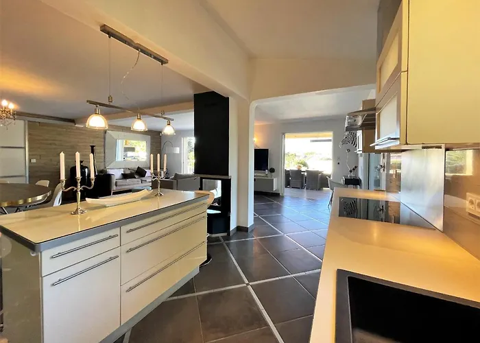 Casa Baggia, Proche Plage, Piscine A Debordement Chauffee, Pool House Порто-Веккьо