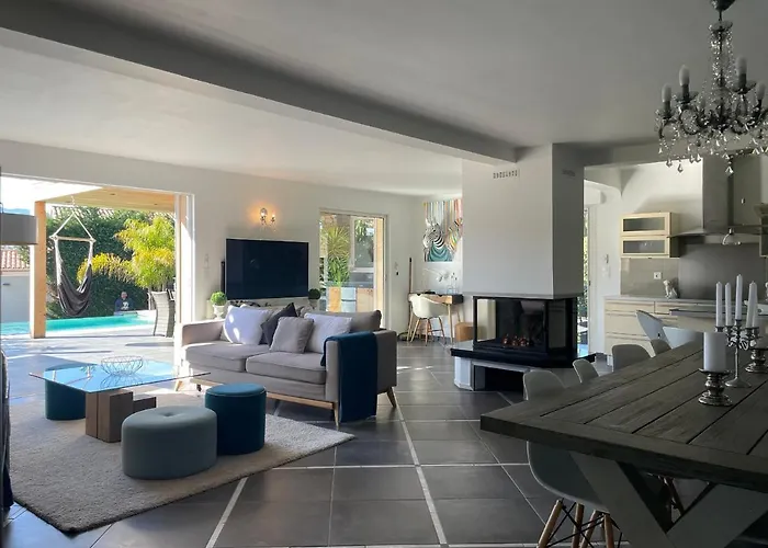 Casa Baggia, Proche Plage, Piscine A Debordement Chauffee, Pool House